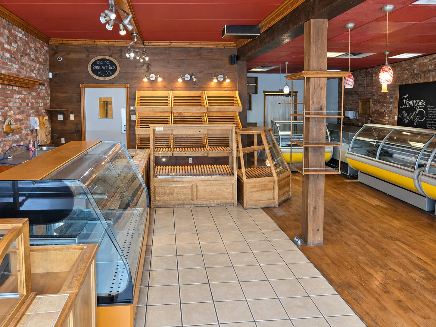 Vue actuelle du local commercial aménagé en boulangerie